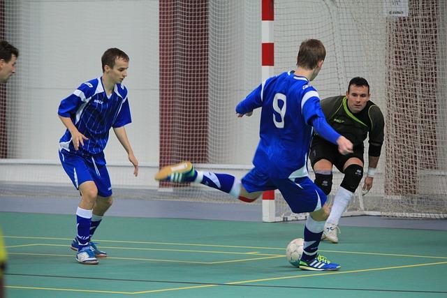 Futsal vs fotbal: Co je to‍ vlastně za sporty