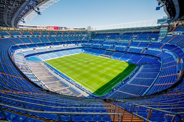 Zajímavá fotbalová stadionová architektura ve Švýcarsku